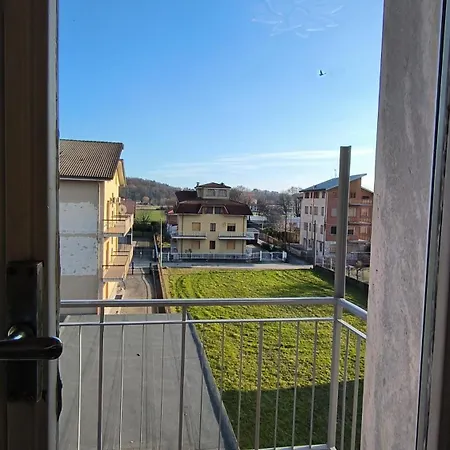 Canavese E Box Auto Cinque Laghi Ivrea Apartamento *