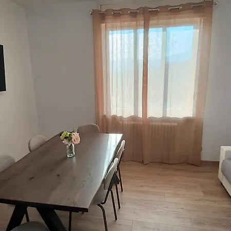 Canavese E Box Auto Cinque Laghi Ivrea Apartamento