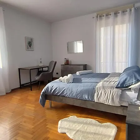 Canavese E Box Auto Cinque Laghi Ivrea Apartamento