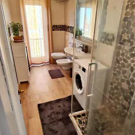 Canavese E Box Auto Cinque Laghi Ivrea Apartamento